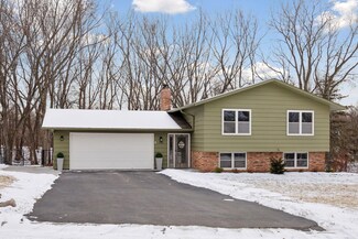 735 Windemere Dr, Plymouth, MN 55441