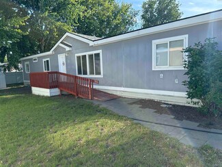 6633 Desert View Dr, West Richland, WA 99353