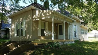 203 S June St, Dearborn, MO 64439