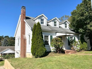 902 Selma Blvd, Staunton, VA 24401