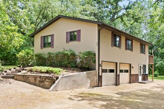 615 Missouri Dr, Dixon, IL 61021