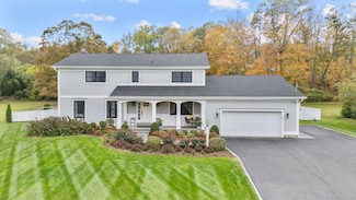 14 E Gate Rd, Danbury, CT 06811