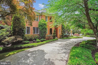 8005 Glengalen Ln, Chevy Chase, MD 20815