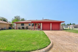 872 NW 14th St, Moore, OK 73160