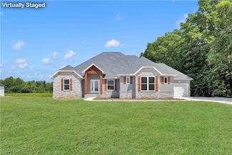 7637 Springfield Dr, Valley City, OH 44280