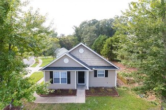 5313 Beam Lake Dr, Charlotte, NC 28216