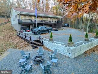 216 Angel Country Ln, Paw Paw, WV 25434