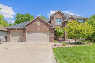 9934 Walnut Grove Ln N, Osseo, MN 55311