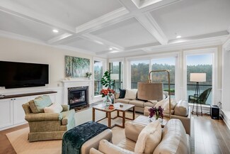 60 Merrimac St Unit 403, Amesbury, MA 01913