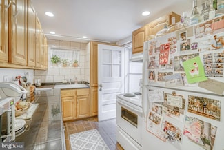 113 E Taylor Run Pkwy, Alexandria, VA 22314