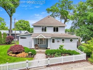 5443 Ridgemont St, Howell, MI 48843