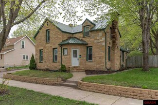 1107 N 6th St, Mankato, MN 56001