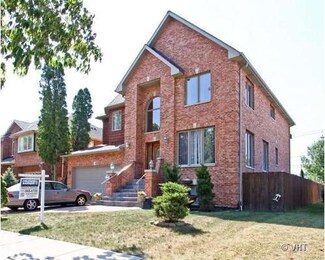 8457 W Bruce Dr, Niles, IL 60714