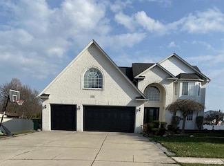 27363 Lilly Ct, Trenton, MI 48183