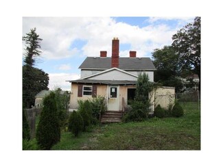 7 School St, Lemont Furnace, PA 15456