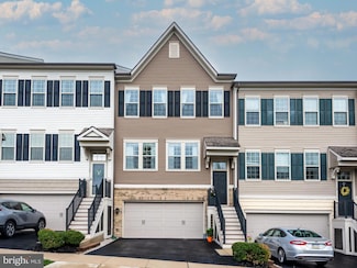 14 Locks Farm Ln, Downingtown, PA 19335