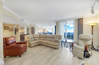 4041 Gulf Shore Blvd N Unit 403, Naples, FL 34103