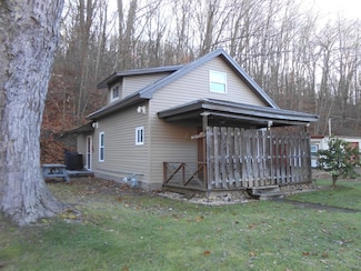 56 Mechanic St, Rouseville, PA 16344