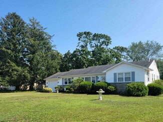 517 W Poplar Ave, Linwood, NJ 08221