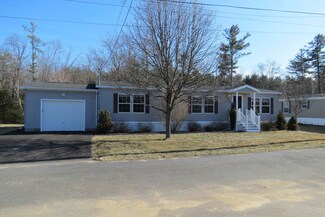 22 Edmund Meadow Ln, Hampstead, NH 03841
