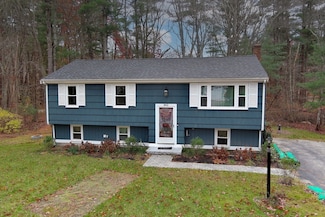 842 E Washington St, Hanson, MA 02341