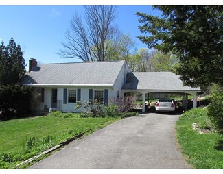 40 Summer St, Topsfield, MA 01983