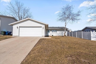 4008 Jodi Dr, Waterloo, IA 50701