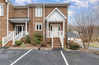 1901 Winding Ridge Rd, Winston Salem, NC 27127
