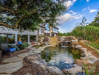 10 Beaverbrook Ct, Asheville, NC 28804