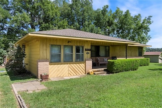 10222 S Brigance Rd, Gentry, AR 72734