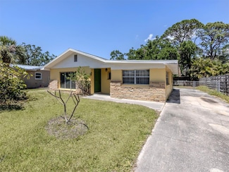2837 Yorktown St, Sarasota, FL 34231