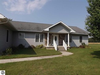 758 S Alger Rd, Ithaca, MI 48847