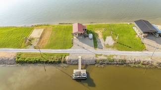 1139 River Front Dr, Clifton, TN 38425