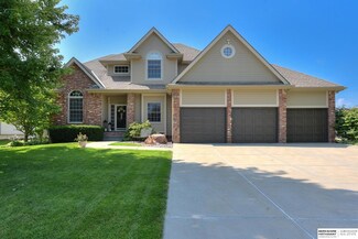 20815 Sequoia St, Elkhorn, NE 68022