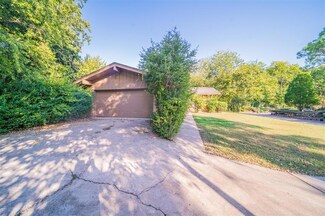 1009 Kings Rd, Norman, OK 73072