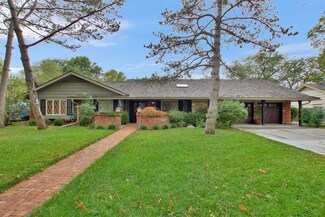 905 N Stratford Ln, Wichita, KS 67206