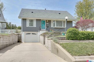 2528 S 40th St, Omaha, NE 68105