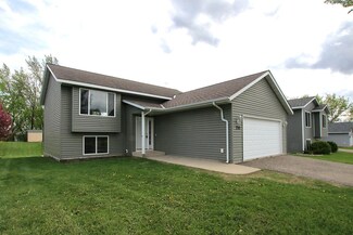 770 Texas Ave NW, Hutchinson, MN 55350