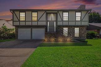 15819 Pipers View Dr, Webster, TX 77598