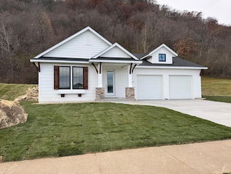 2563 Clubhouse Dr, Lake City, MN 55041