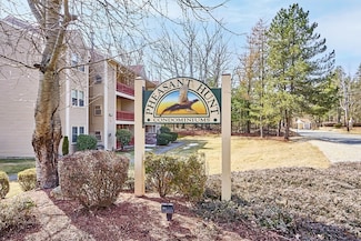 16 Randolph Dr, Tewksbury, MA 01876