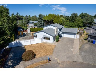 2823 NE 22nd Ct, Gresham, OR 97030