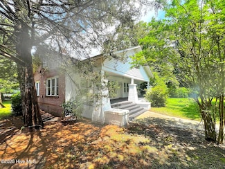201 N 4th St, Pinetops, NC 27864