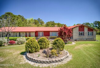 627 Fire Tower Rd, Richlands, NC 28574