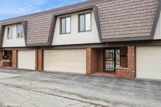 4 Cour la Salle, Palos Hills, IL 60465