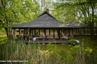 36 Natures Dr, Tillson, NY 12486