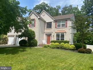 9 Lenox Dr, Hainesport, NJ 08036
