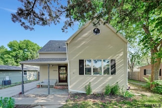 7210 Stanton St, Lincoln, NE 68507