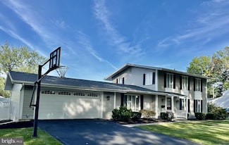 521 Gale Rd, Camp Hill, PA 17011