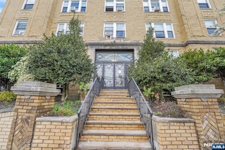22 Saint Lukes Place Unit 47, Montclair, NJ 07042